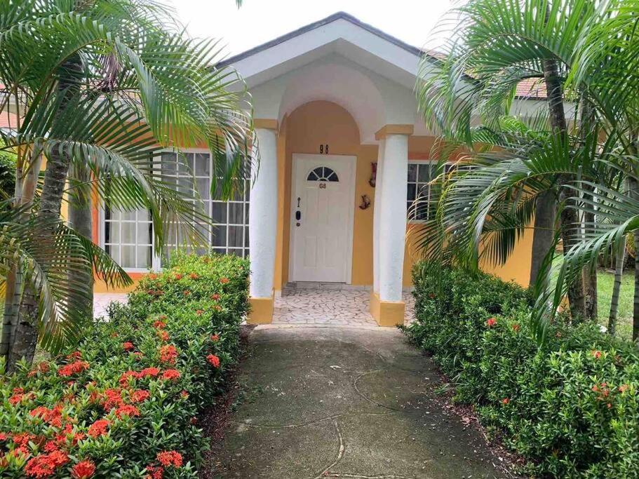 Villa De Ali In Palma Real La Ceiba Exterior foto