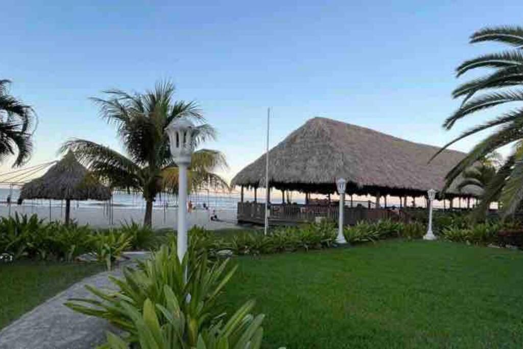 Villa De Ali In Palma Real La Ceiba Exterior foto